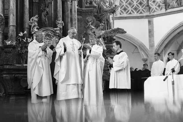 Foto archiv kostel Most - svěcení kostela 4. listopadu 1988